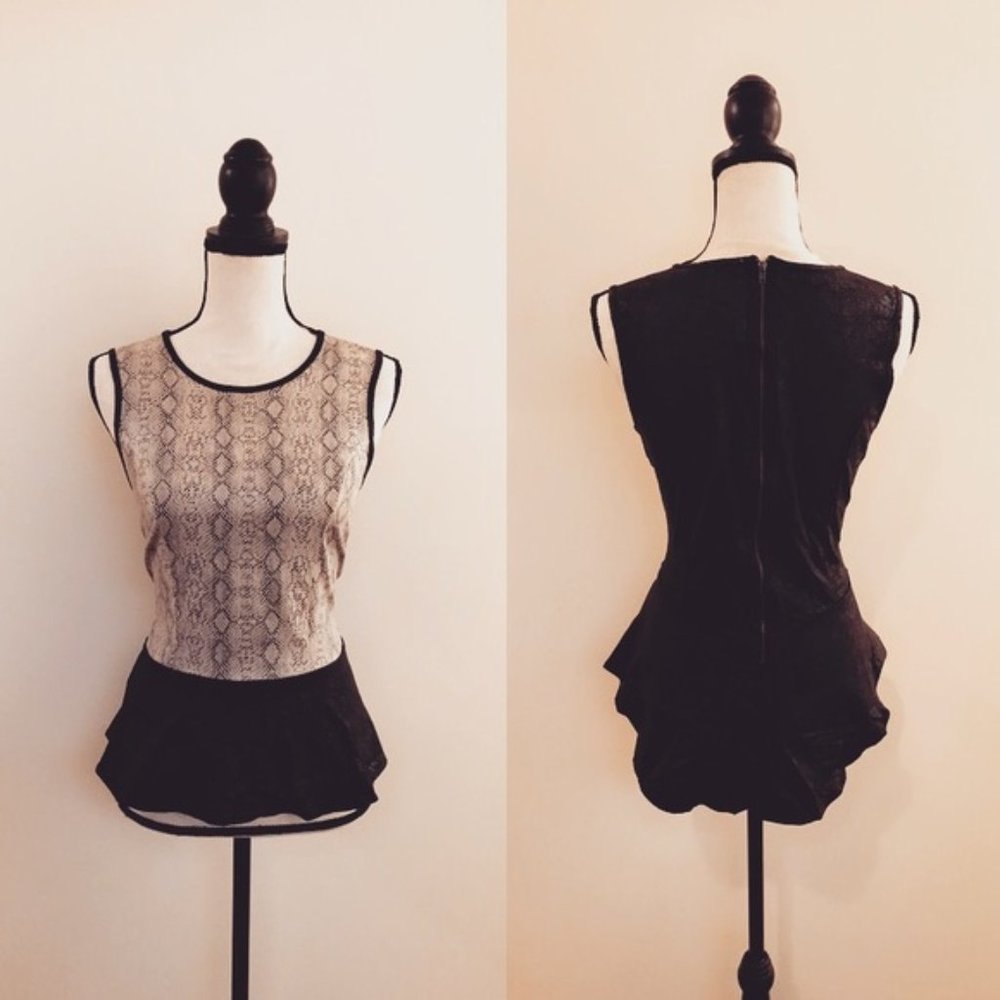 ❤️HP❤️Hi-lo Black & Snake Peplum Top - Brand New